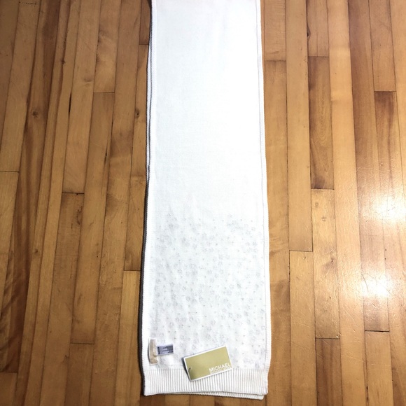 Michael Kors Scattered Star Scarf - Picture 6 of 9